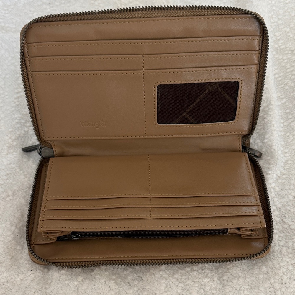 Wrangler Tan Leather Wristlet with Strap - Picture 2 of 4